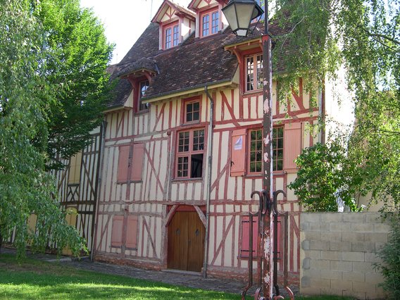  belle demeure à pans de bois